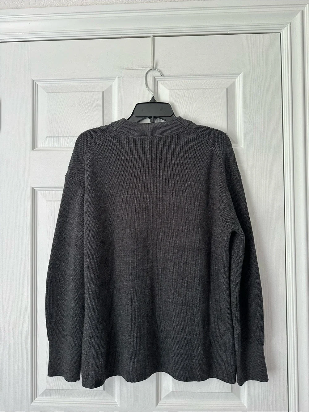 Lululemon Merino Wool-Blend Ribbed Crewneck Sweater Slits Women's Size 8 EUC - Picture 2 of 4